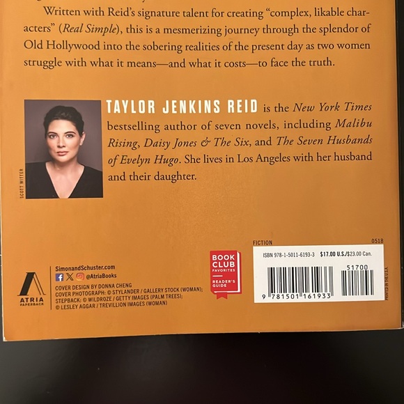 The Seven Husbands of Evelyn Hugo by Taylor Jenkins Reid - Picture 3 of 5